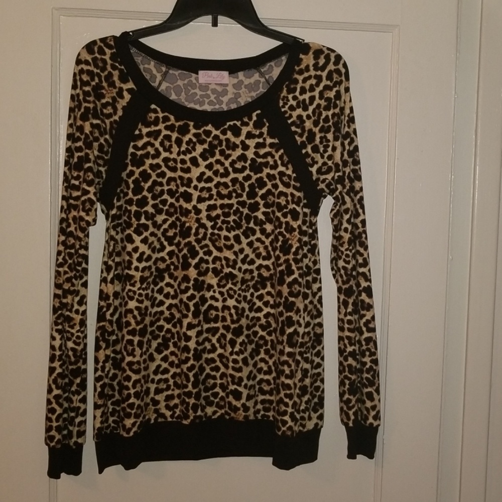 Womens cheetah print long sleeve shirt